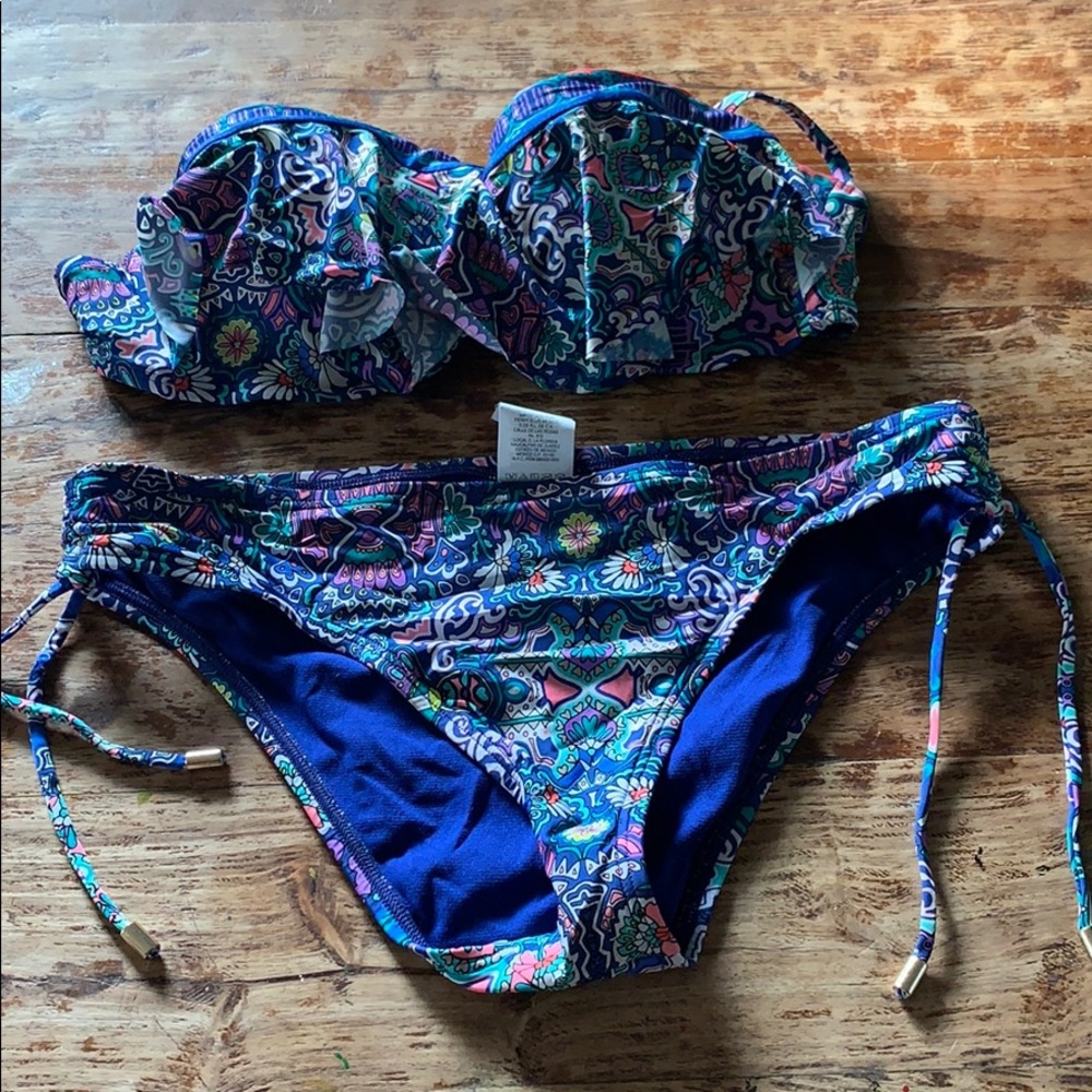 Laundry size m bikini top l bottoms.